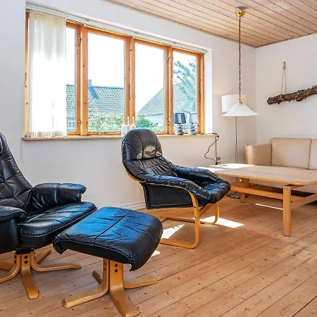 10 Person In Ulfborg-by Traum *